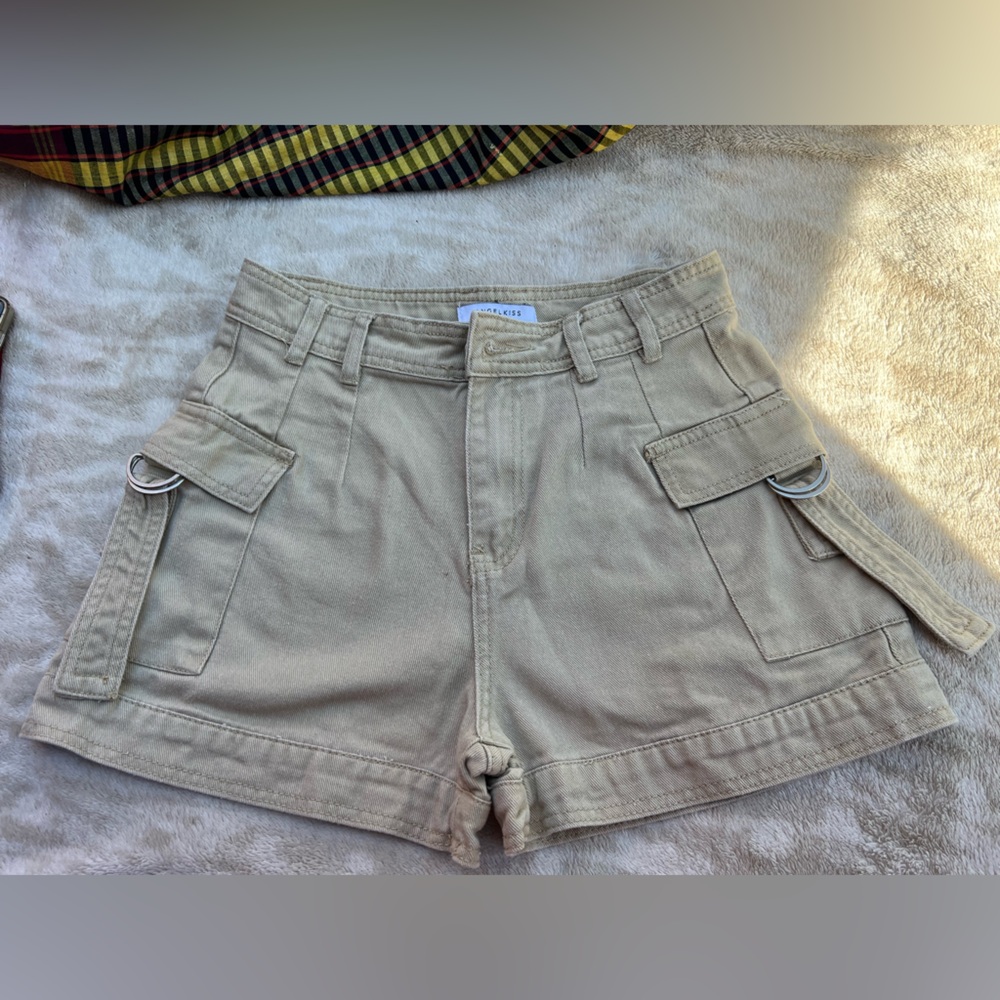 Angel Kiss Khaki Utility Bermuda Shorts with D-Ring Belt